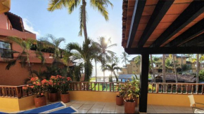 Los Tules - Huge beachfront condo in an amazing location